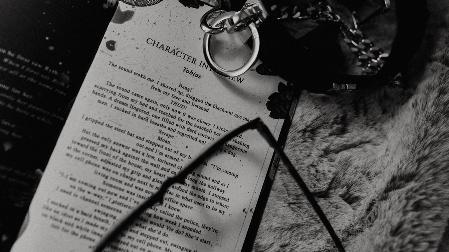 SACRED DARK ROMANCE™ The Official Manifesto Created by Atlas Rose