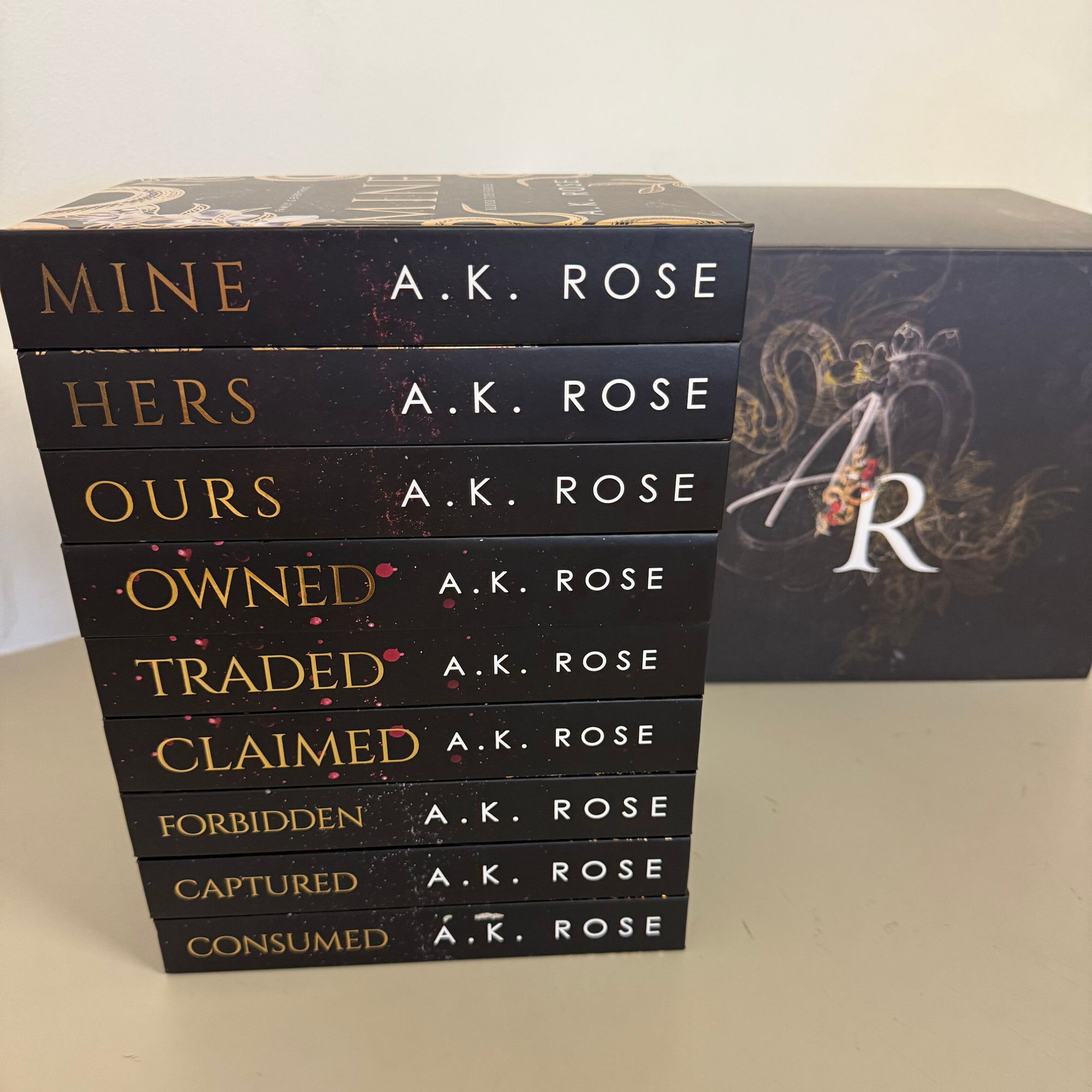 🖤 SCRATCHED & DENTED – Blood Ties Special Edition HARDBACK Bundle (Books 1–9 + Foiled Bookmarks) 🔥