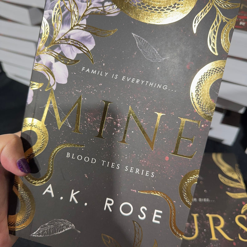 🔥 Scratched & Dented Blood Ties Special Edition HARDBACK Box US ONLY (Books 1–9)